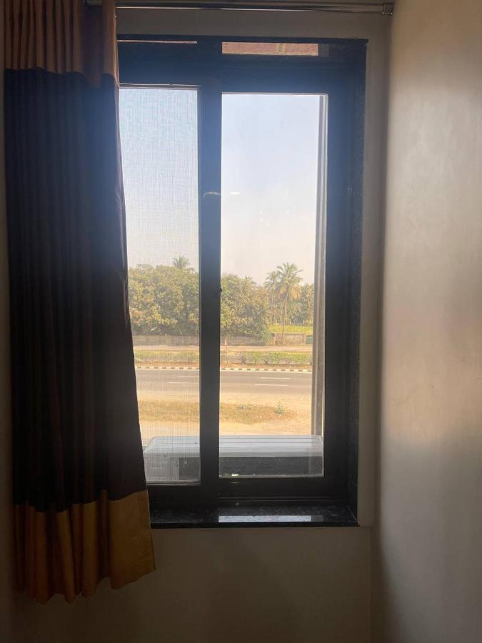 Hotel Nilkanth Navsari ภายนอก รูปภาพ